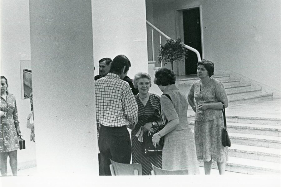 uprostřed A. Dufek, paní Hontyová, N. Dvořáková